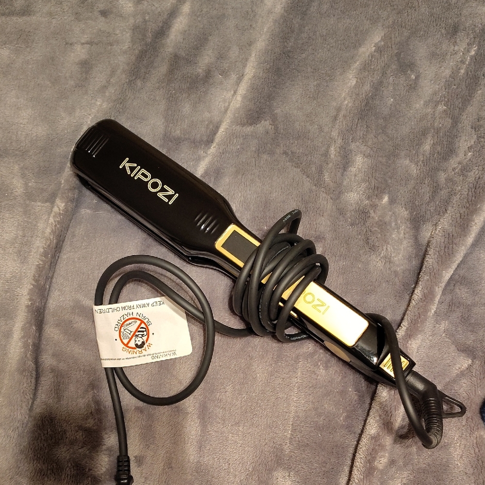 Black and Gold Hair Straightener